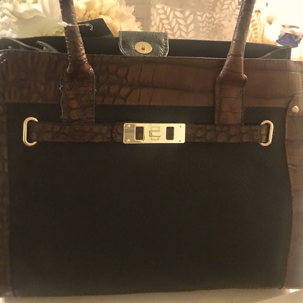 NWT  Mondavi New York Black/Brown Crocodile design bag, Beautiful gold faux lock